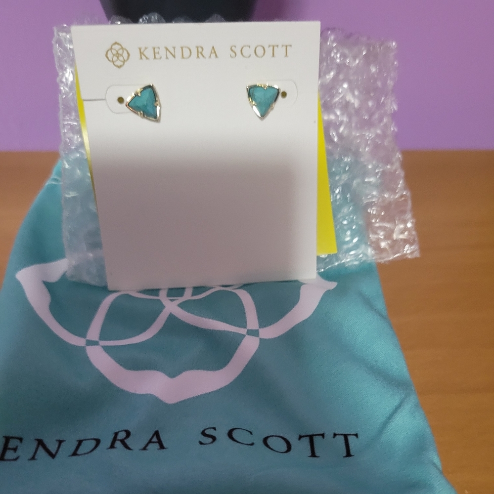 Barely worn Kendra Scott Parkers